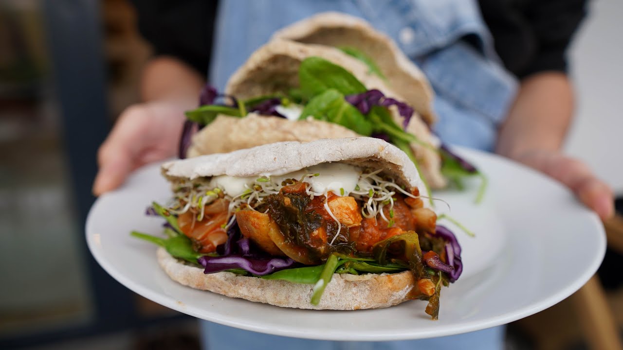 Veganes GULASCH PITA Rezept | schnelles Pfannenbrot