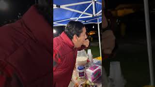ToroMax cena al lado del aeropuerto y Chuy es asechado por la migra