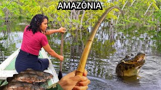 PESCAMOS  no IGAPÓcom JACARÉ AÇÚ no Lago da SUCURI no Meio da FLORESTA AMAZÔNICA