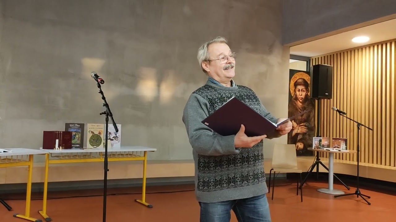 Arcson Rafael színész-rendező az V. Esztergom-Héreg Wass Maratonon meséiből olvas (részlet)