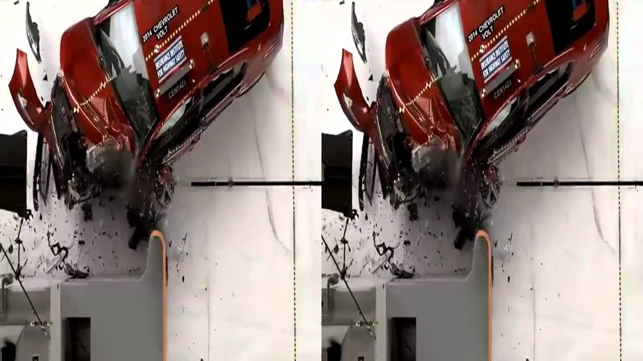 2014 Chevrolet Volt IIHS Crash Test [3D]