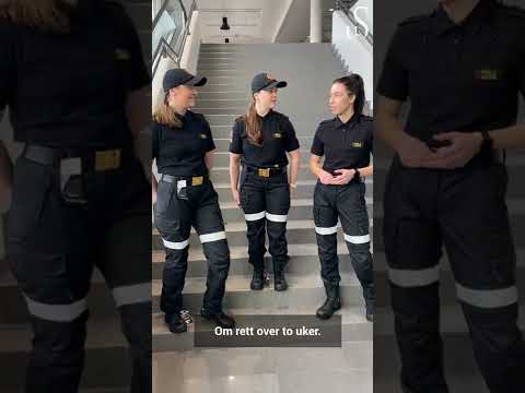 Tollstudentene får uniformene sine