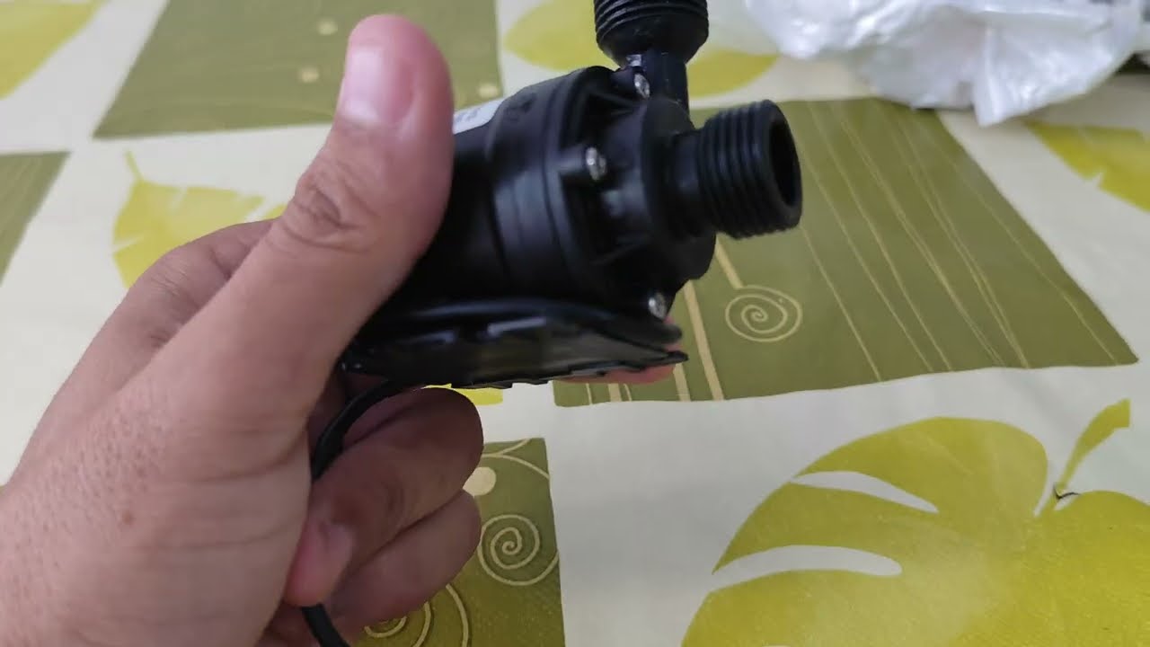 Bomba d'água 12v Solar 800lh para nosso Mine sistema chegou!