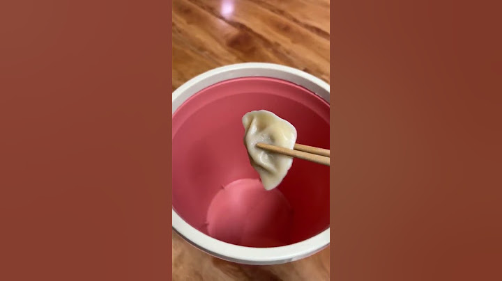 对不起小布，我以为你不吃 #狗狗的心思都写在脸上了 #萌宠成精了
