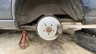 Volvo V70/850 Rear pads and disc removal and fitting,
