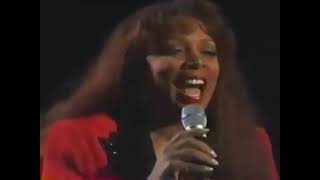 Donna Summer & Barry Manilow,"Could It Be Magic".DIRECTO en el concierto de Las Vegas,el 05/06/2004.
