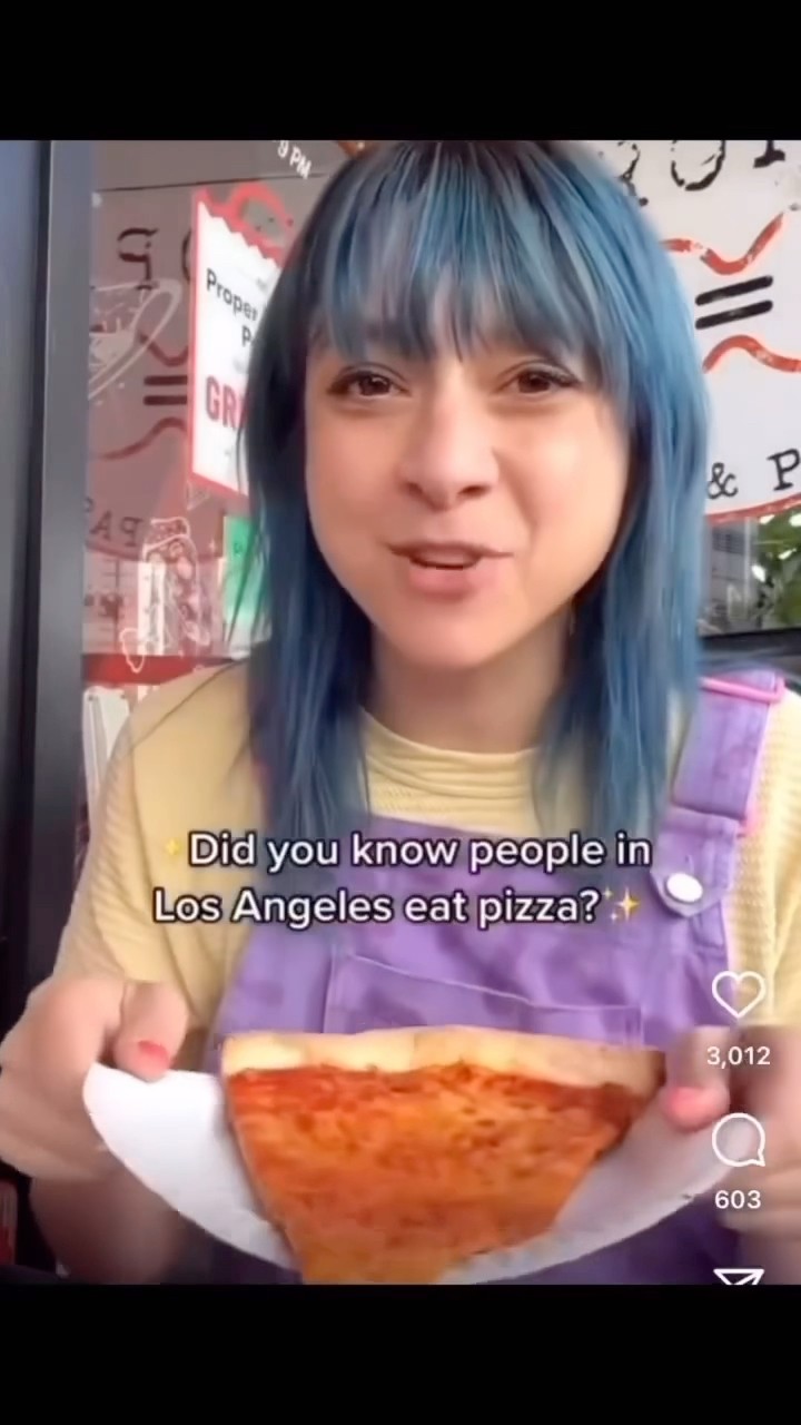 How people in Los Angeles eat pizza