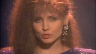 Vignette de la vidéo "Deborah Allen - Rockin Little Christmas"