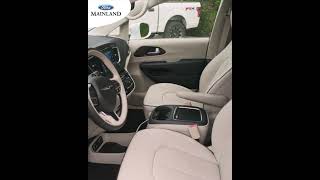 2017 Chrysler Pacifica 8-Penger Minivan With Ultra-Low Kms Mainland Ford