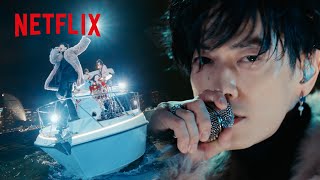 🛥️クルーザーで参上 - TENBLANKの船上パフォーマンス | グラス