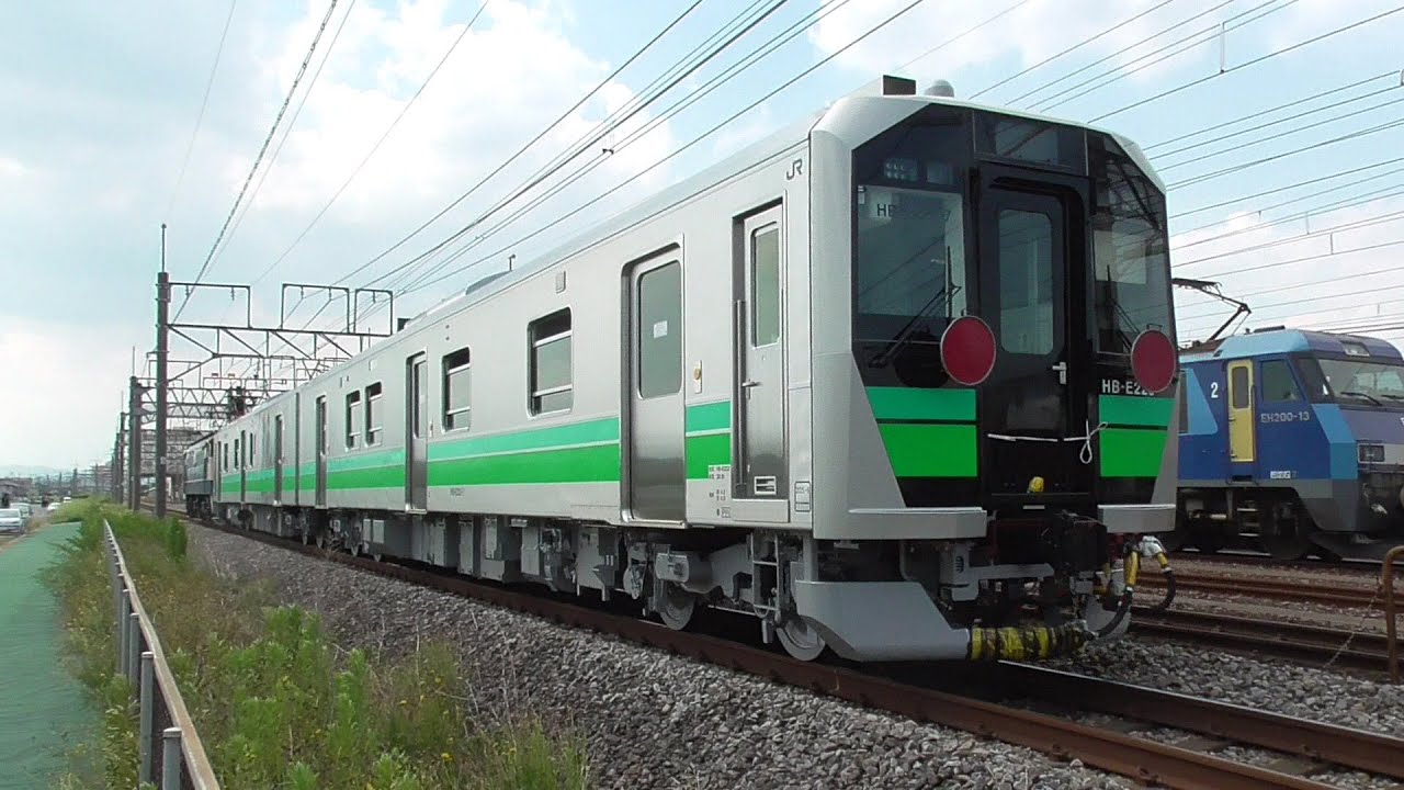 2025年7月26日　八高線用新型車両 HB -E220系 ハイブリッド気動車が高崎にやって来た!! 　電気機関車EF65 2096 牽引　甲種輸送、車両入換　JR貨物 高崎操車場駅、JR高崎駅