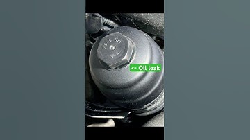 Oil filter housing cracked #automobile #mechanic #fail #oilchange #volvocars #diymechanic