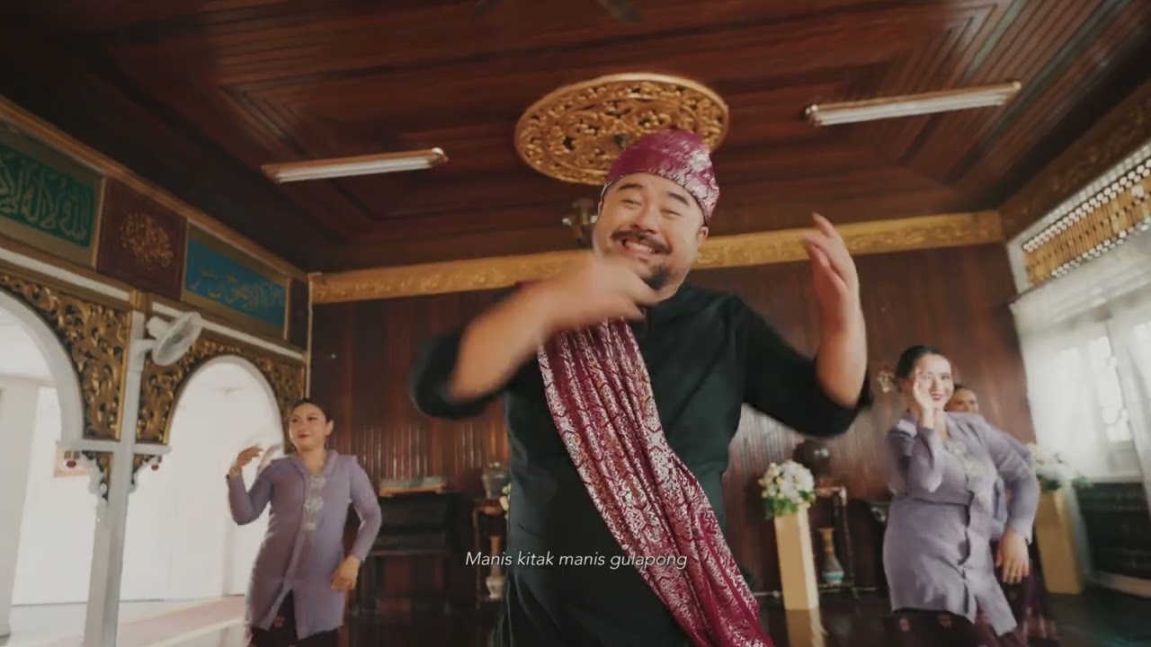 Manis Gulapong Short