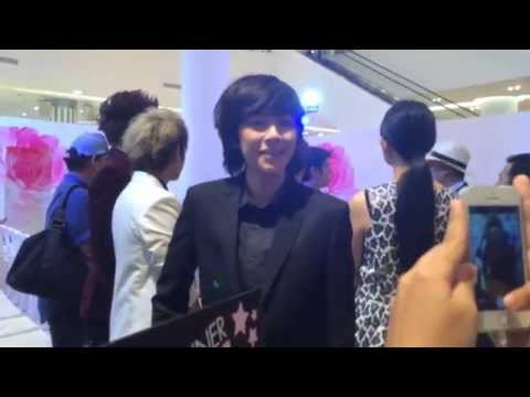 [26032014] นัน ถังเบียร์ เหินฟ้า - ก่อนเข้างาน "ตอนแรกจะใส่ราตรีมาแล้วนะ" ;p วันงาน KON