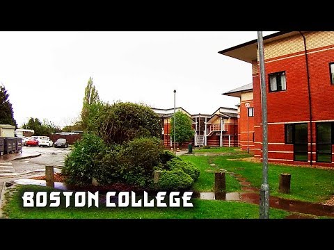 Video: Ponúka Boston College premedik?