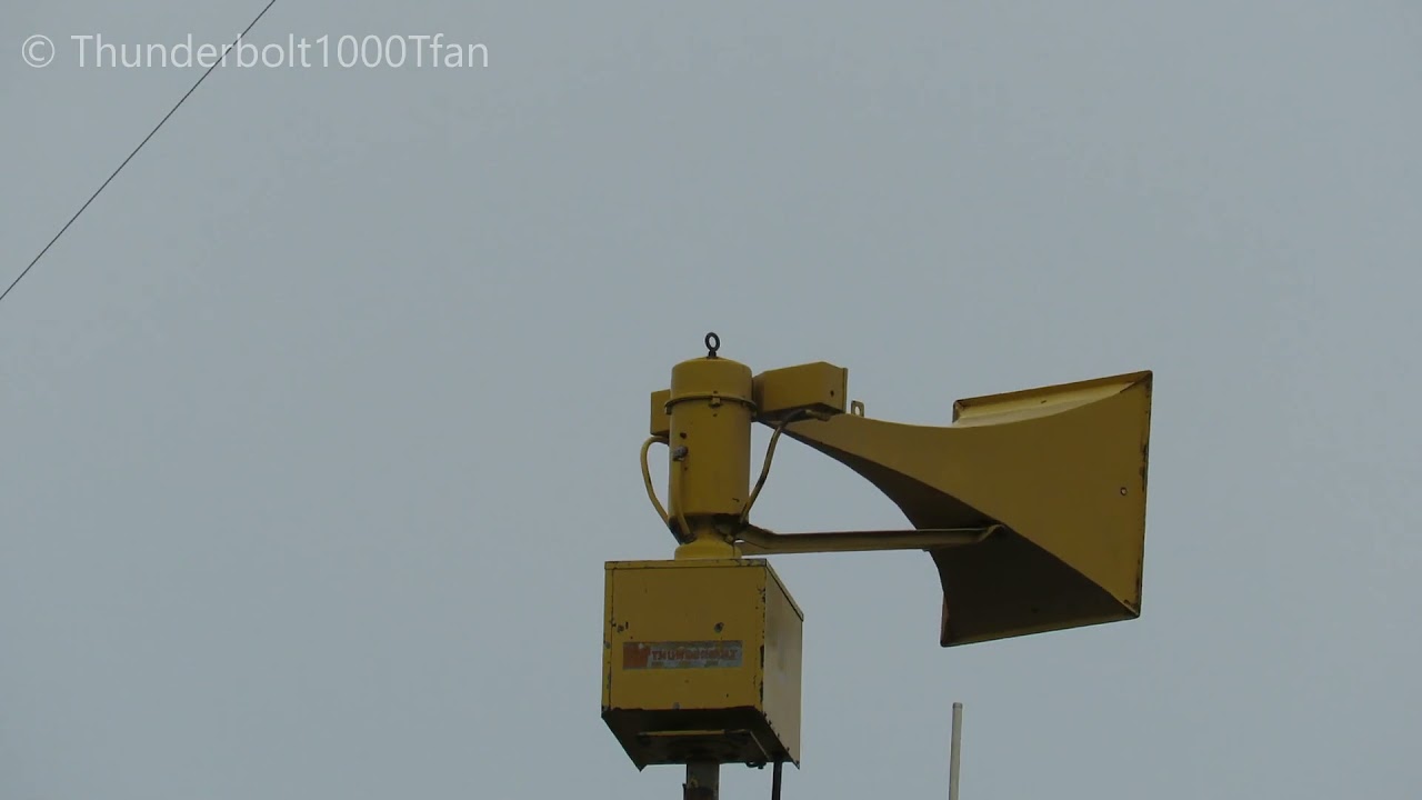 (BSeries) Federal Signal Thunderbolt 1003 Siren Test Full Alert