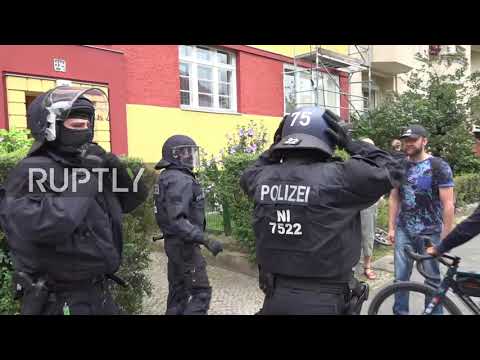 Germany: Clashes as COVID sceptics protest in Berlin