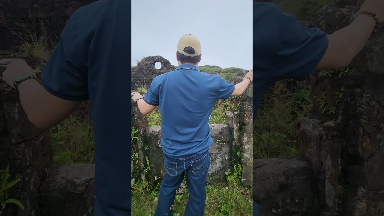 Giữa thiên nhiên bao la, con người thật nhỏ bé.