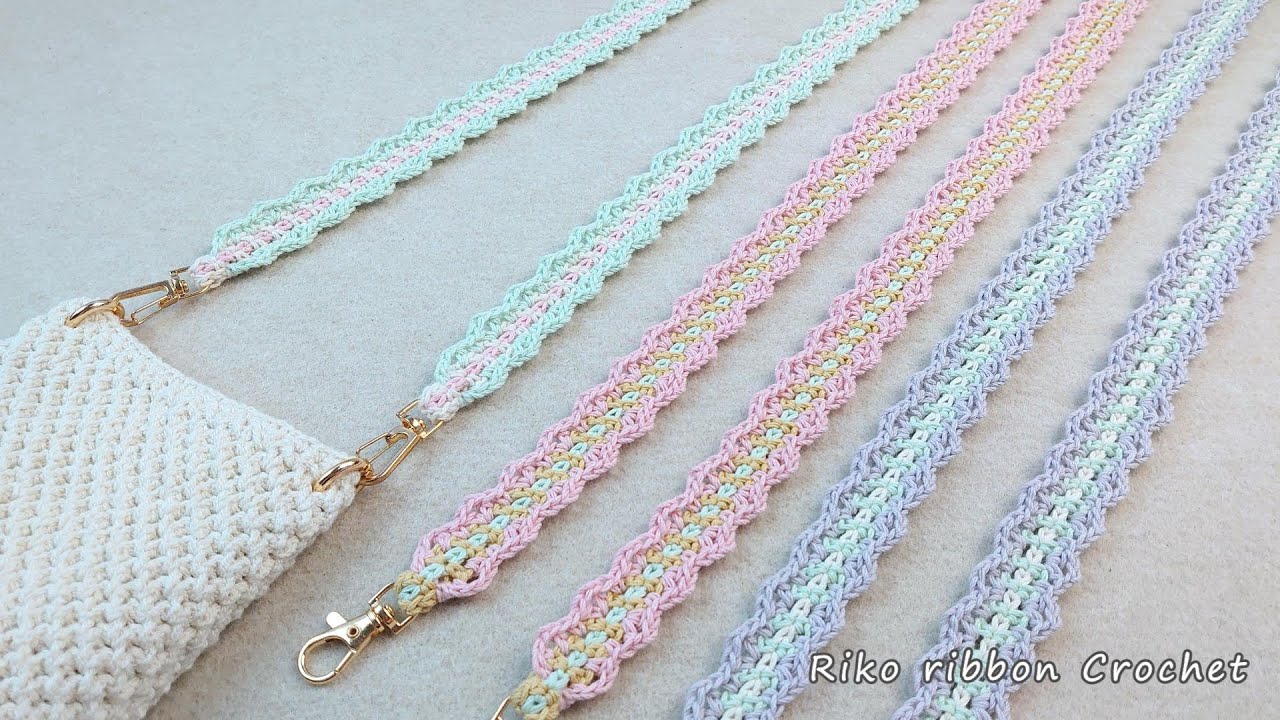 A fun color matching strap that can be knitted using leftover yarn