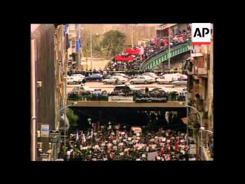 Thousands attend Hariri's funeral, family mourns