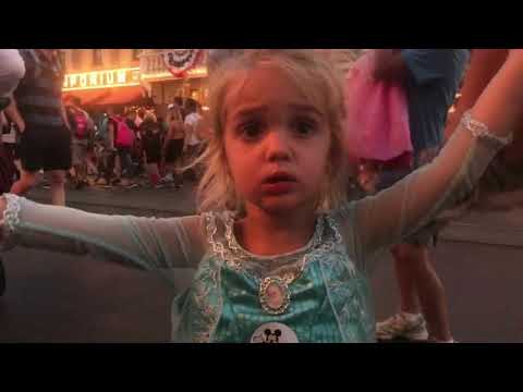 Video: Kesäkuu Disneylandissa: Sää- ja tapahtumaopas