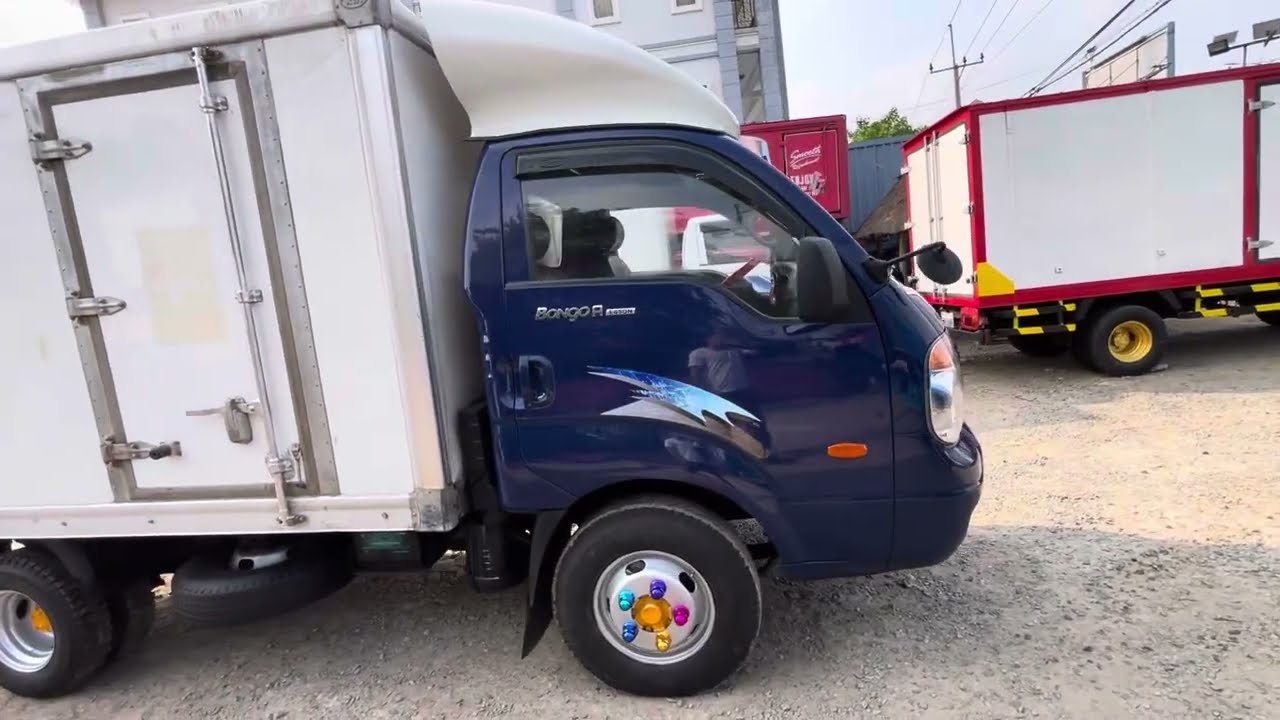 ឡានលក់ បុងហ្គោស្រុី1តោនកន្លះឆ្នាំ05តំលៃ11000$ចរចារ012219199 069219199 0712219199។