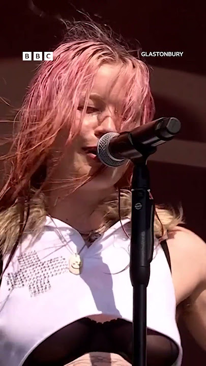 @wetlegband being iconic at Glastonbury 💫