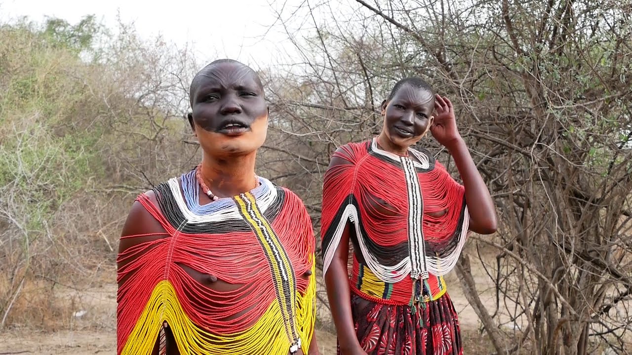Tribe s. South Sudan Tribes girls. Mundari.
