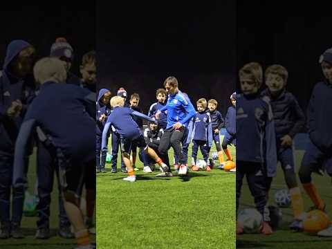 Mi ha fatto TUNNEL? 🧐😨Non era in suo possesso! VIDEO ONLINE link CORRELATO! 🇺🇸 #calcio #1vs1