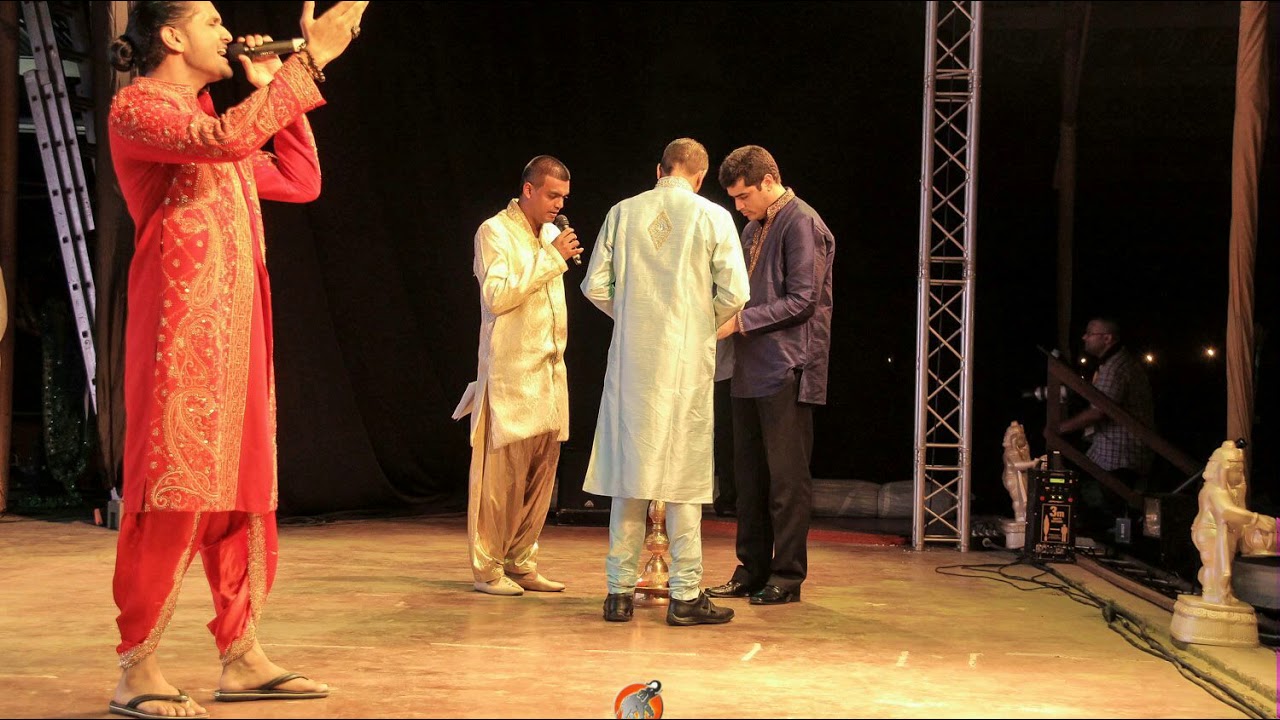 KAAHE DHUNDE RAM KO - BERRY DAMRIE