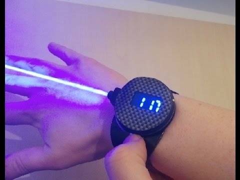 Bond-inspireret LaserWatch (selvfremstillet, inklusive nogle brændende lasertricks)