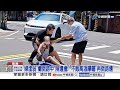 騎士"猛撞義交"翻滾慘摔! 新車上路"鐵片飛擊"玻璃破洞│中視新聞 20260720