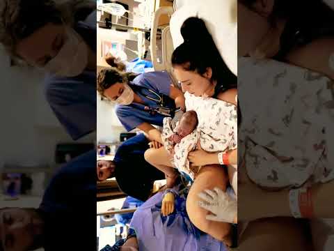 just born baby after birth of baby mom become emotional 😭❤️#baby #doctor #birth #viral