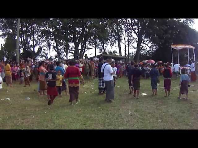 NGABEN MASAL DI DESA TUNJUK TABANAN By Floli Ymer class=