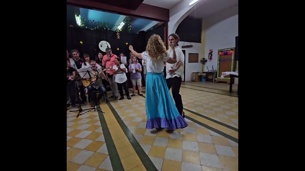 Entra a mi pago sin golpear (Cover) - Muestra anual 2025