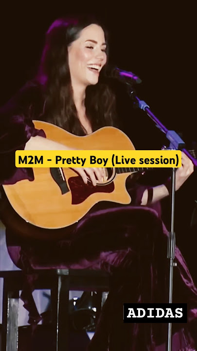 #M2M - #prettyboy live in Jakarta. #generasi90an #duo #m2m #girlband  credit:  CNN NEWS