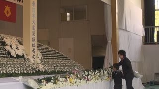 陸前高田で追悼式と凧揚げ  震災から２年を前に