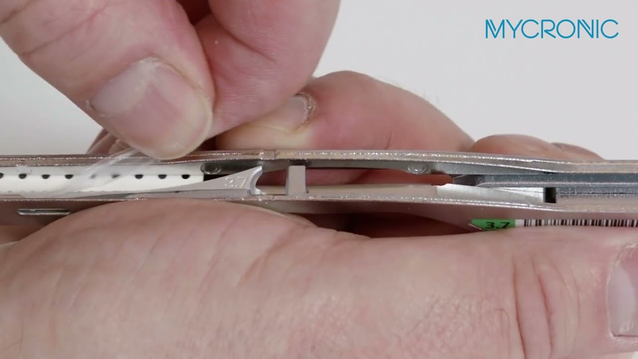 Agilis tape feeder loading