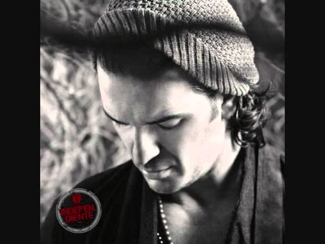 Ricardo Arjona - Lo Que Está Bien Está Mal