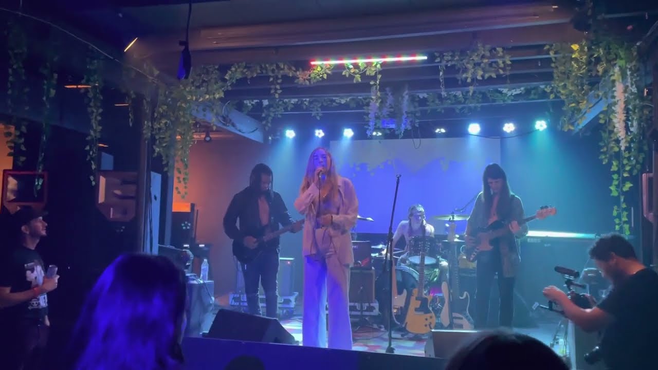 The Chain Fleetwood Mac (Allegra Miles live cover) YouTube