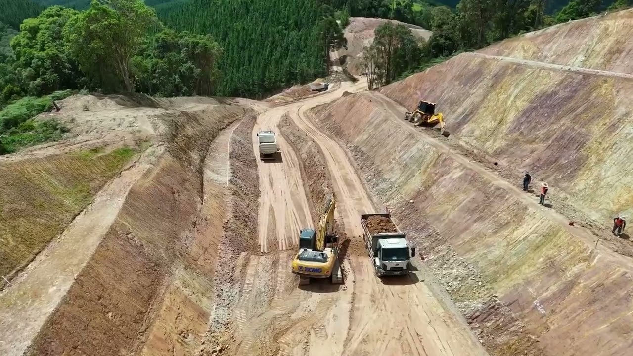 Com avanço da terraplanagem, pavimentação emblemática em Doutor Ulysses chega a 22%