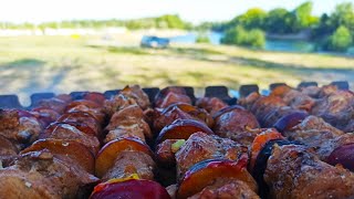 СВИНОЙ ШАШЛЫК  СО СЛИВОЙ! Просто бомба ! А такой соус к шашлыку вы точно не пробовали 😊😜👍