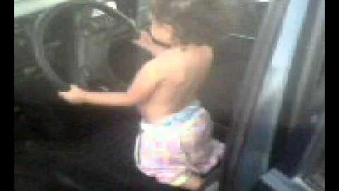 Linda Cardozo bailando