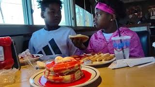 Breakfast at IHOP #ihop #gulfport #gulfportms #mississippi  #breakfast #familybonding #familytime
