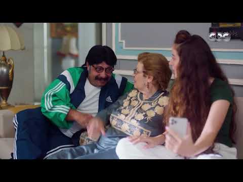 مسلسل العيلة دي لما يبقى في بيتك حد م دمن سوشيال ميديا يبقى مش هيفوت لحظة من غير ما يطلع لايف