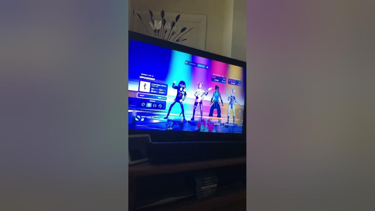 Umm is jojo siwa in Fortnite 😳..