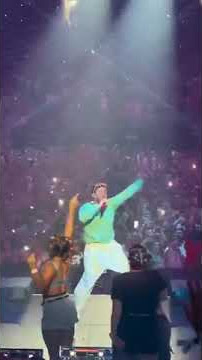 badbunny Naverita live.