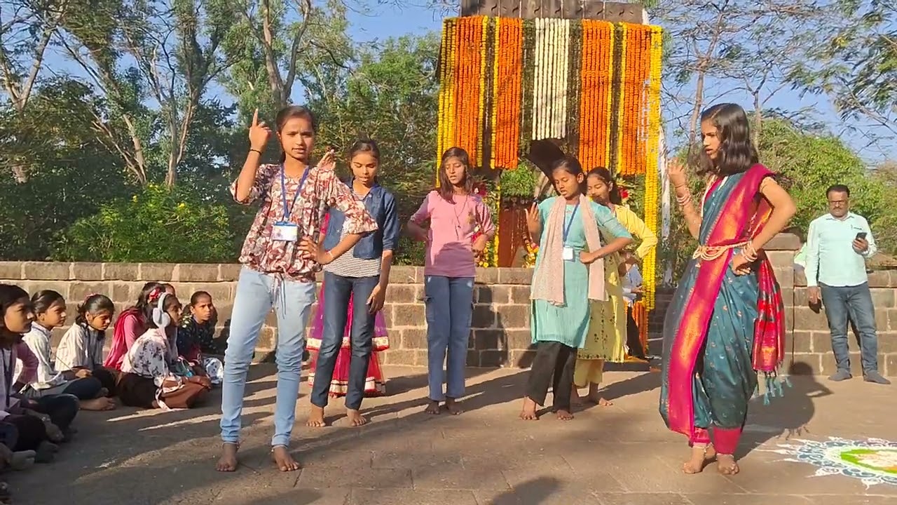 जिजाऊंच्या लेकी  आम्ही मराठ्यांची शान  हे गीत दि.12 जानेवारी 2026 रोज पाचाड येथे सादर .