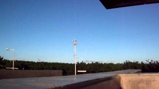 DSCF9185辻堂海岸、夕方5時の放送.AVI