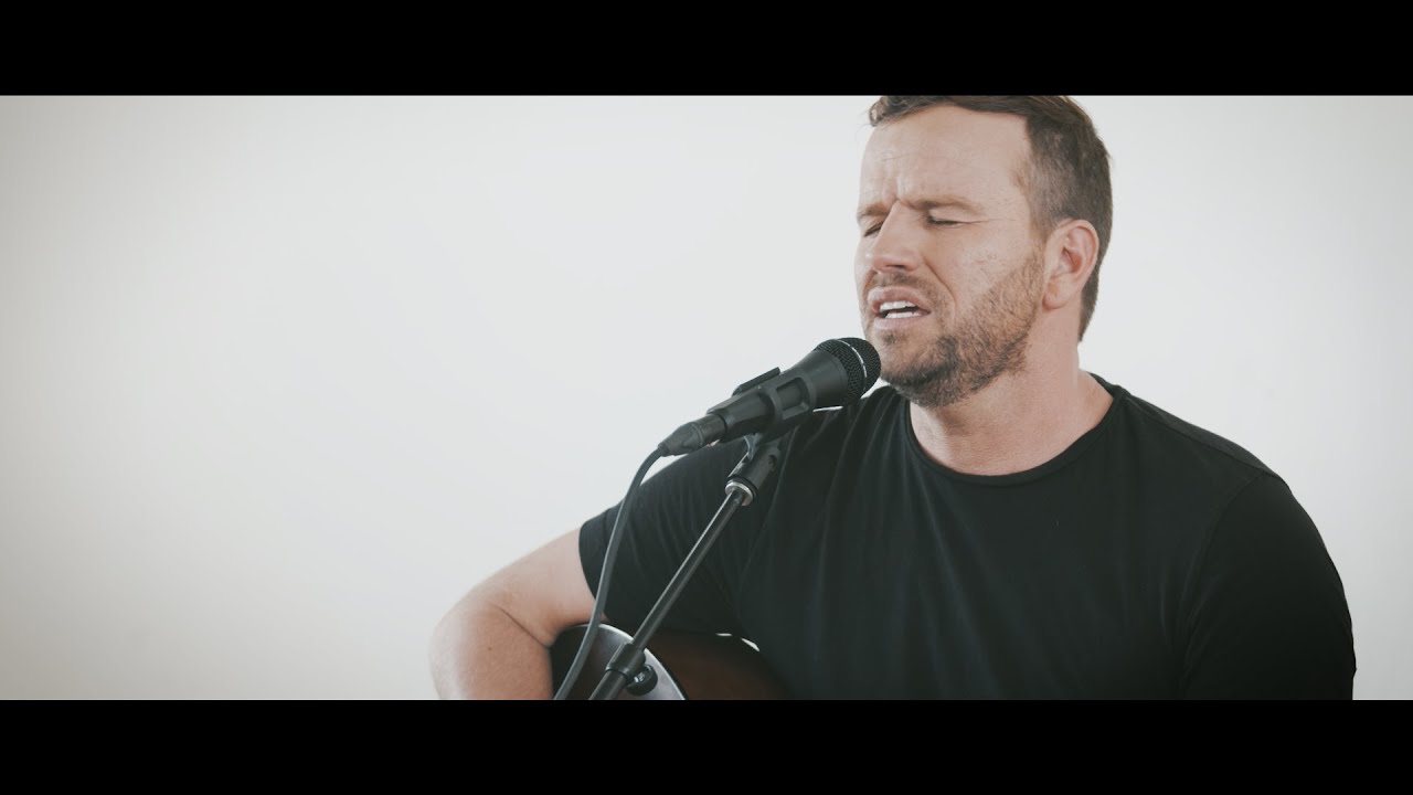 Hundido Eric Phillips, Feat, Johnny Peña